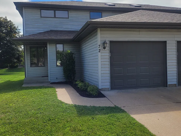 72 Brighton Cir — Photo 1