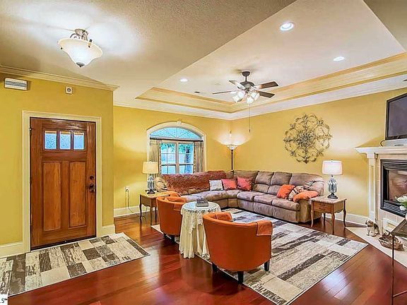 4th image of 116 Bur Oak Dr