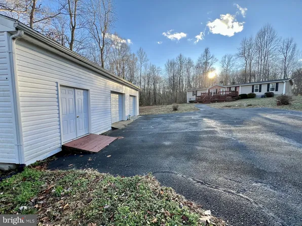 2203 Luttrellville Ln, Farnham, VA 22460