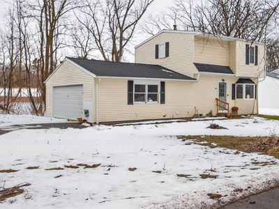 64 Clifton St, Manchester, NY, 14504