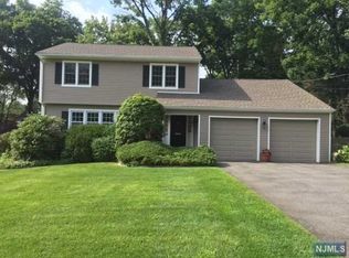 34 Bryden Pl, Ridgewood, NJ 07450