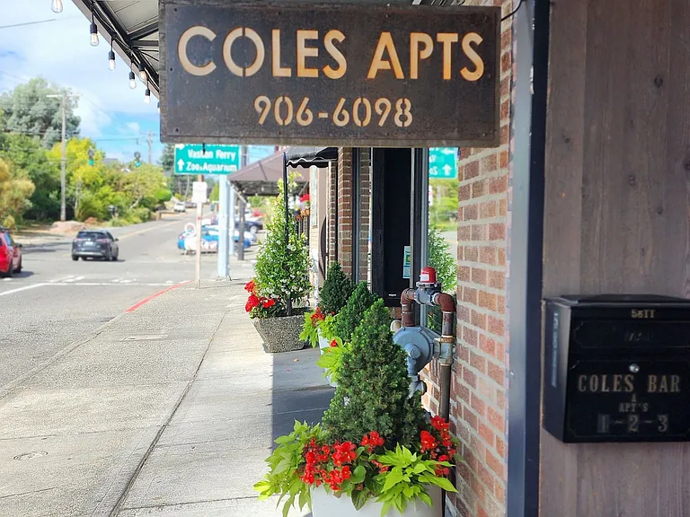 Coles Apartments Front entry