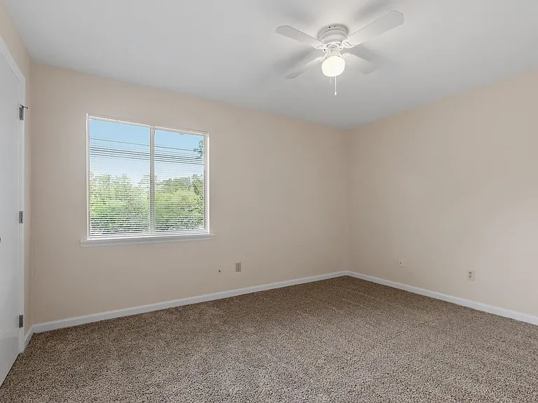 2188 Claremont Ln #C — Photo 31