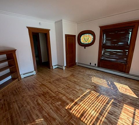 4th image of 25 Hillside Ave #1