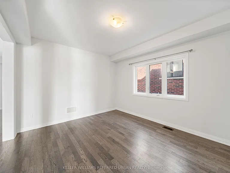 1466 Stovell Cres #MAIN UPPER — Photo 7