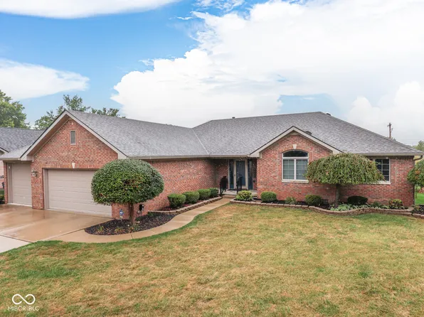 372 Elmscourt Cir, Greenwood, IN 46142