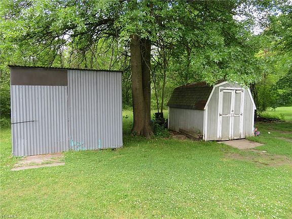 3rd image of 1705 Nelson Ln