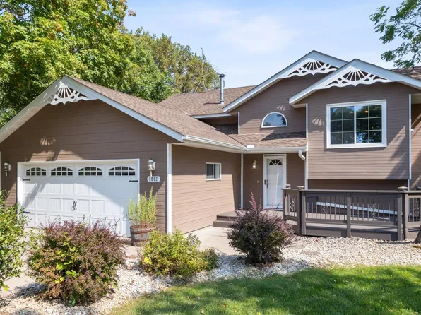 9802 Goodrich Ave NE, Monticello, MN 55362