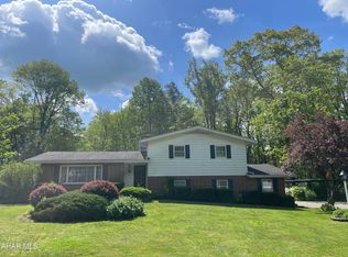 583 Oak Ln, Tyrone, PA 16686