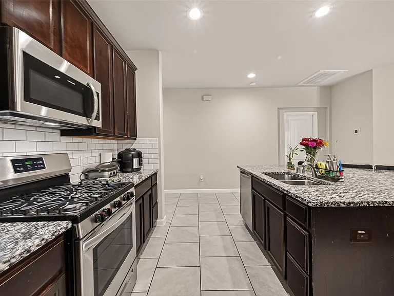 18306 Pelham Hollow Trl — Photo 16