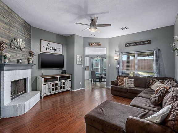 5th image of 2513 Emerald Ln