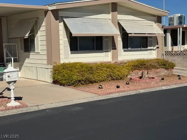 5106 N Ridge Club Dr, Las Vegas, NV 89103