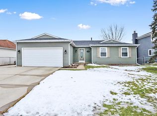 1195 Westbury Dr, Hoffman Estates, IL 60192