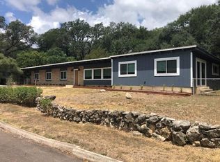 127 E Hillcrest Dr, San Marcos, TX 78666