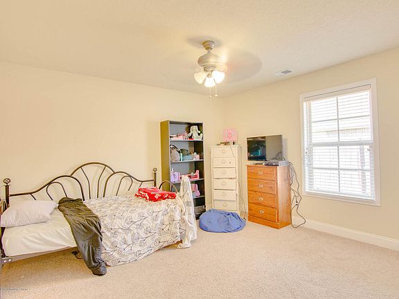 4th image of 3260 N Hartland Dr