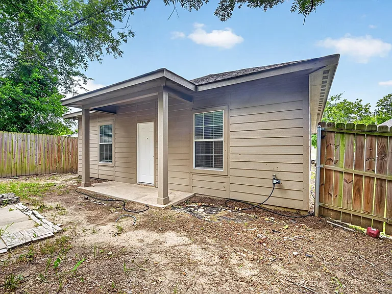 3205 Bois D Arc St — Photo 26