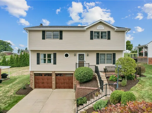 272 Parkwood Cir, Canonsburg, PA 15317