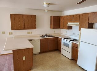 S75W16830 Gregory Dr #C, Muskego, WI 53150