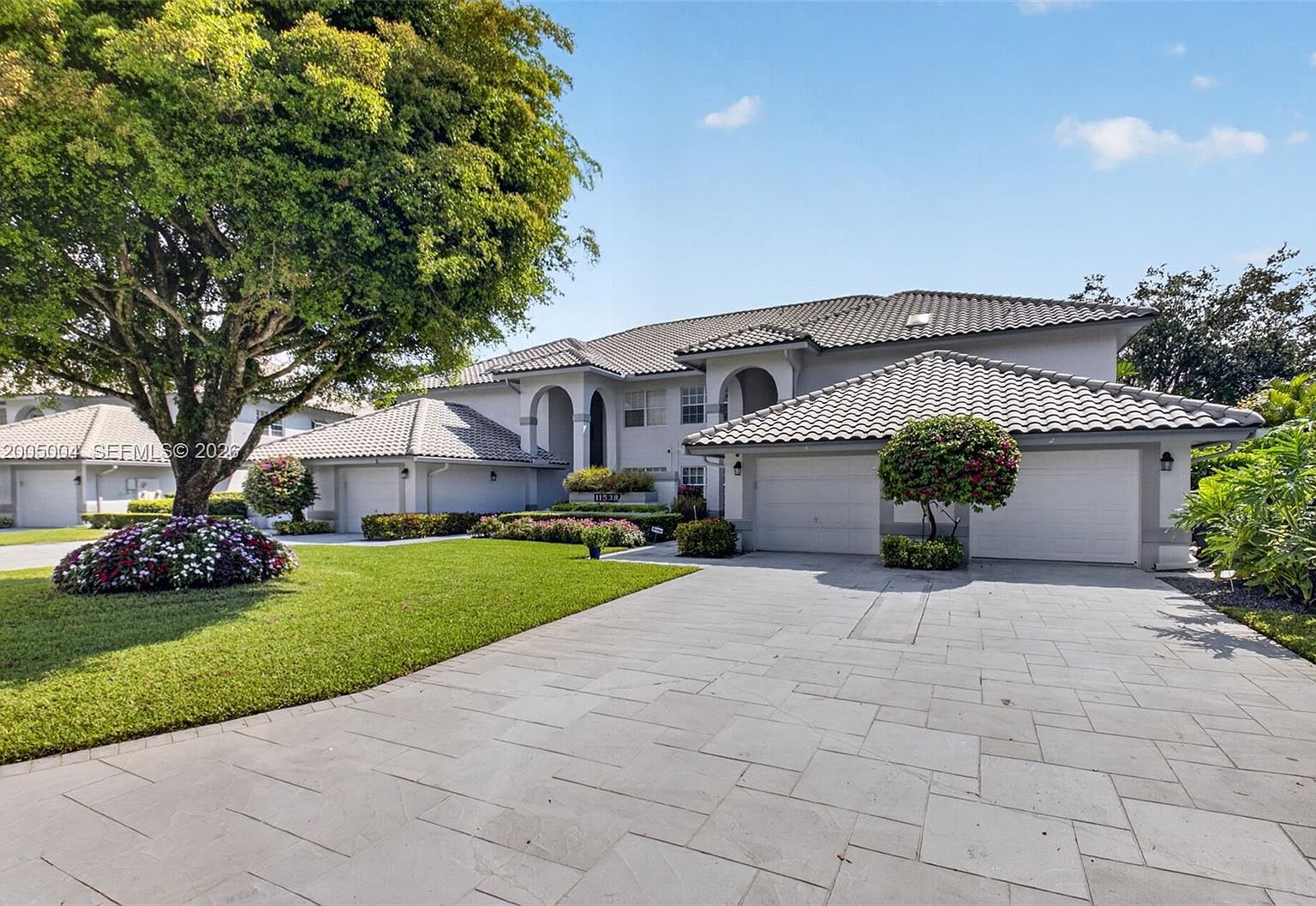 11538 Briarwood Cir APT 4