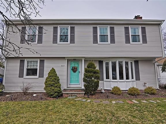 2nd image of 607 Namquid Dr