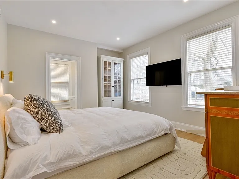 51 Fair St — Photo 16