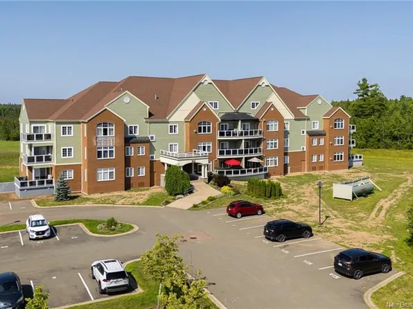 163 Royal Oaks Blvd #208, Moncton, NB E1H 2C7