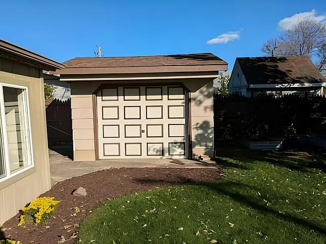 9407 Elm Ave — Photo 10