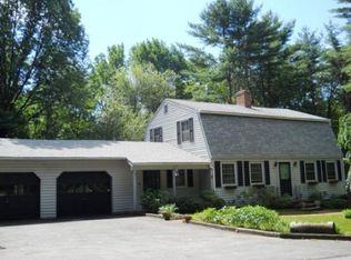 27 Edgewater Dr, Barrington, NH 03825