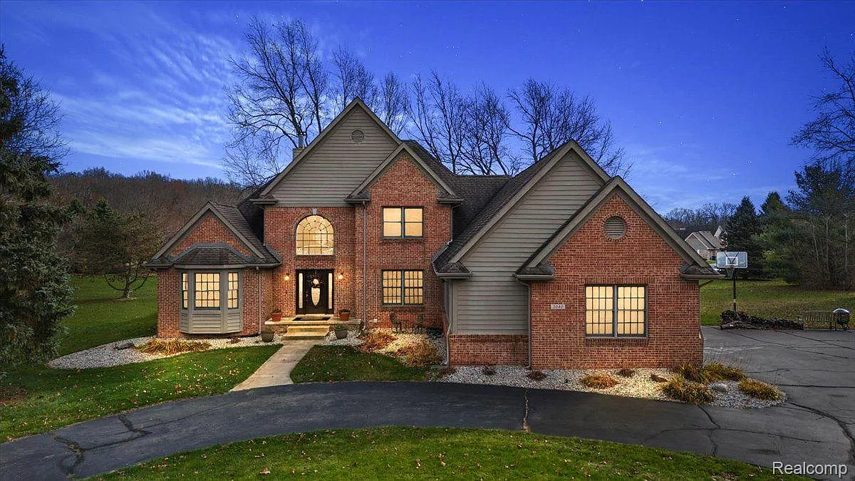 2040 Carlton Ct photo 1