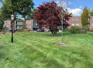 1202 Greendale Ave APT 132, Needham, MA 02492