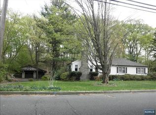 748 McCoy Rd, Franklin Lakes, NJ 07417