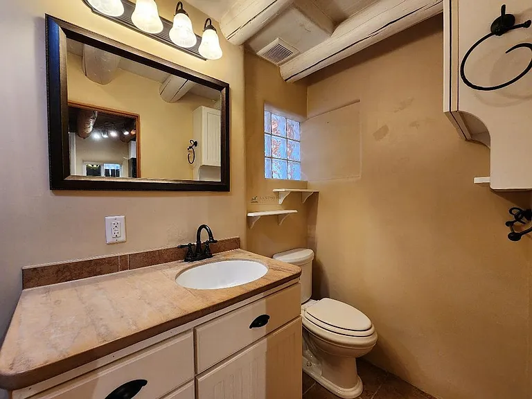 235 Irvine St — Photo 11
