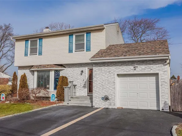 33 Byway Drive, Deer Park, NY 11729
