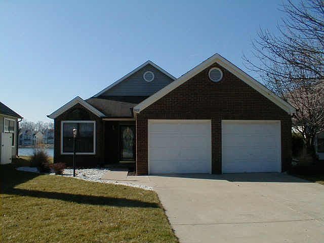 3br/2fullbath on the lake