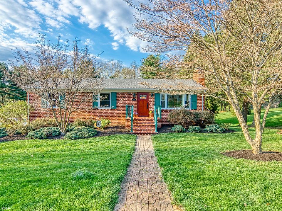 1st image of 1302 Greendale Dr