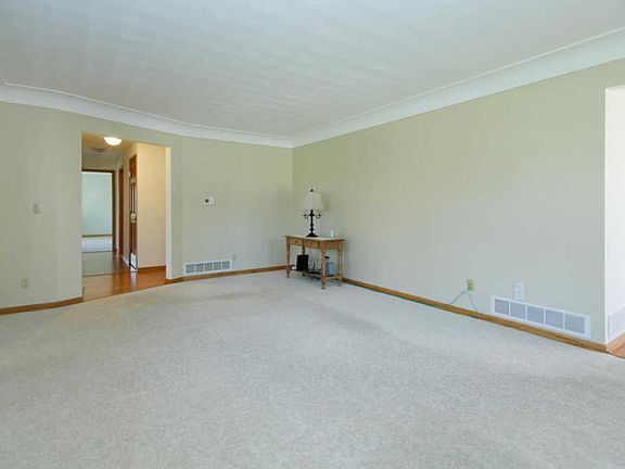 5th image of 10770 E South Ave