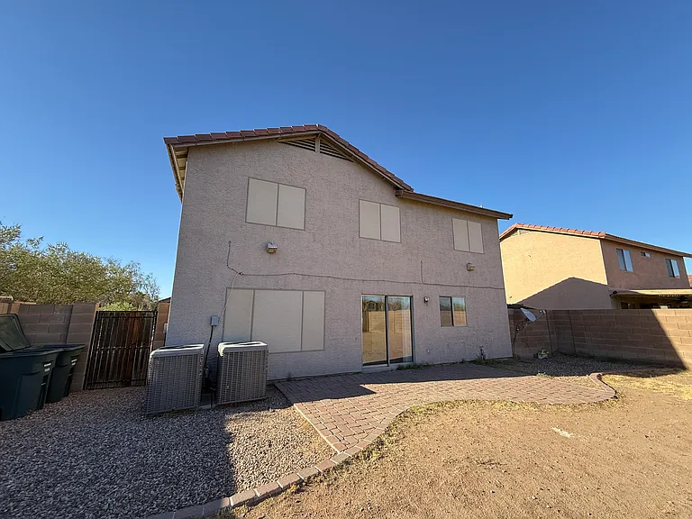1457 E 10th Pl — Photo 44