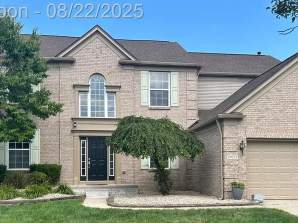 49576 Dunhill Dr, Macomb, MI 48044
