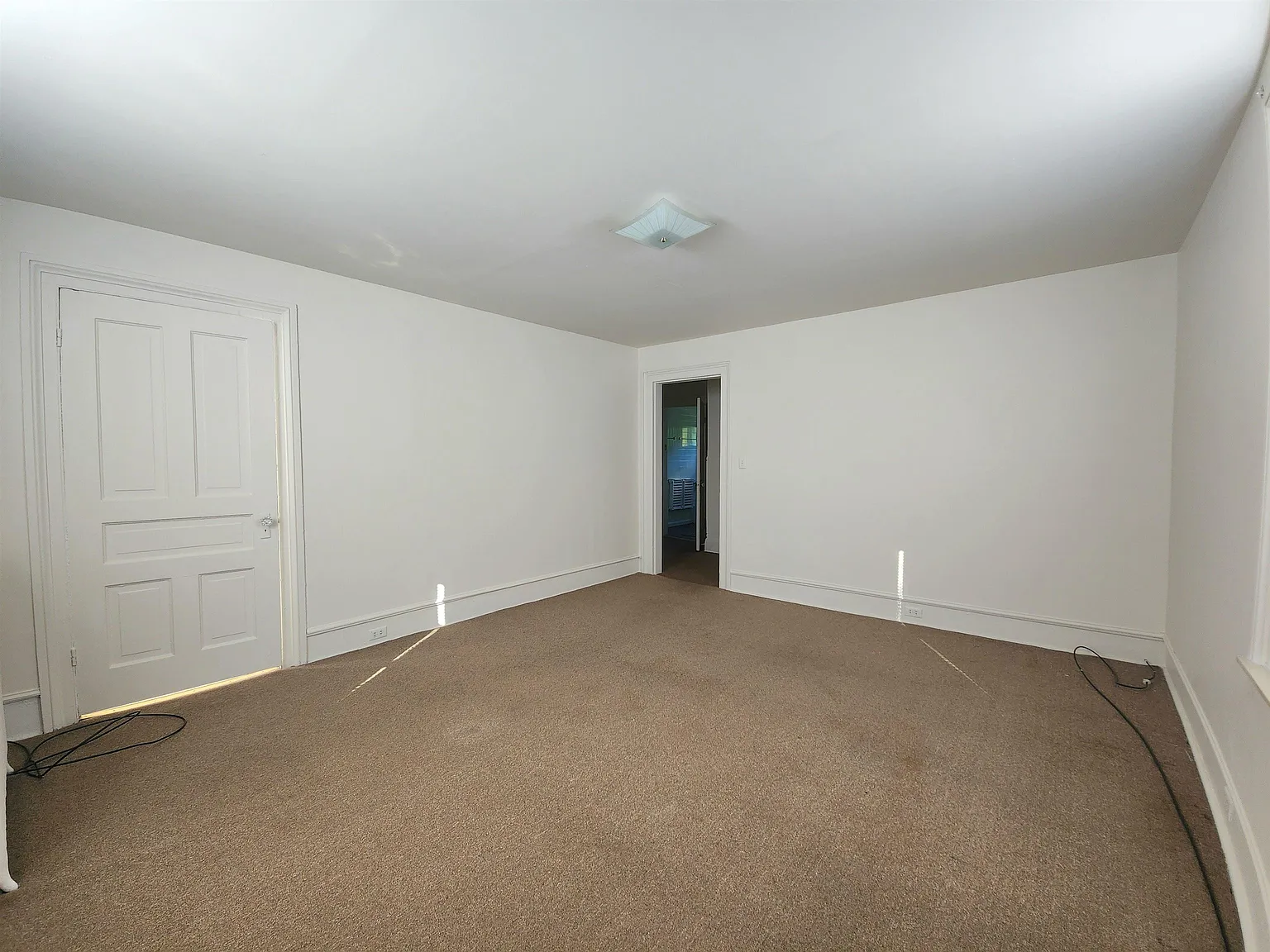 2 bed, 1.0 bath, 1000 sqft, $1,150 — Photo 2