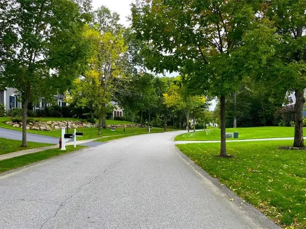 158 Explorer Dr N, Saunderstown, RI 02874