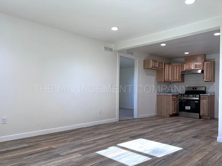 3536 N 2300 E — Photo 7