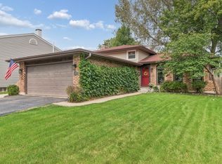 1501 E Elm St, Wheaton, IL 60189