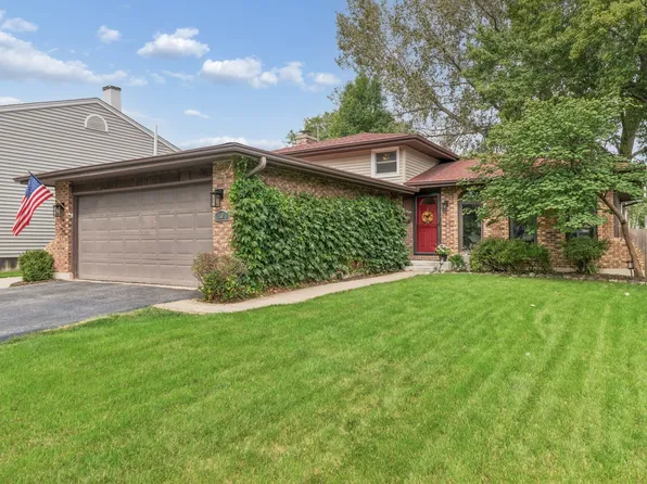 1501 E Elm St, Wheaton, IL 60189