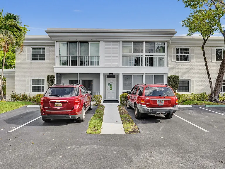 6289 Bay Club Dr #3 — Photo 32