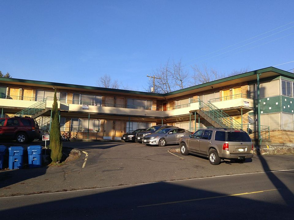 Jewel Apartments. Beautiful Building!