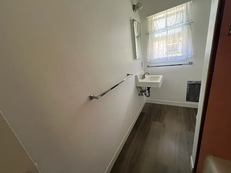 635 W Commonwealth Ave #A — Photo 17