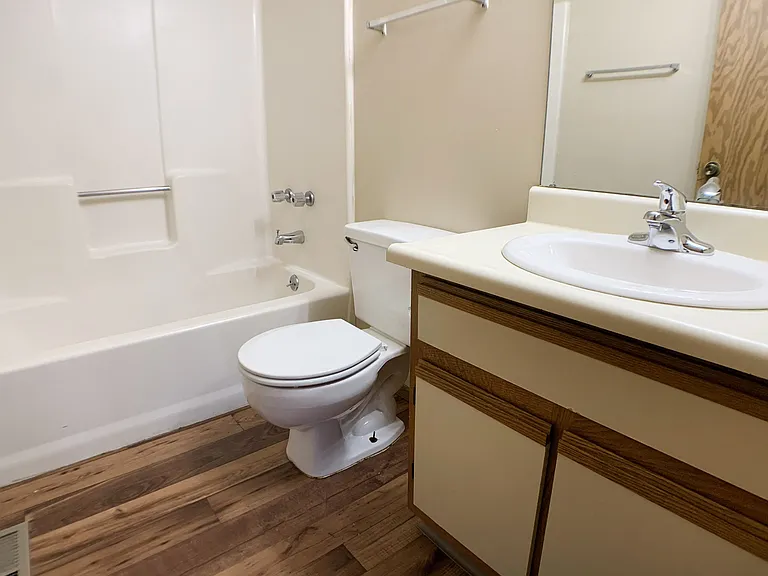 Woodhills Apartments — Photo 55