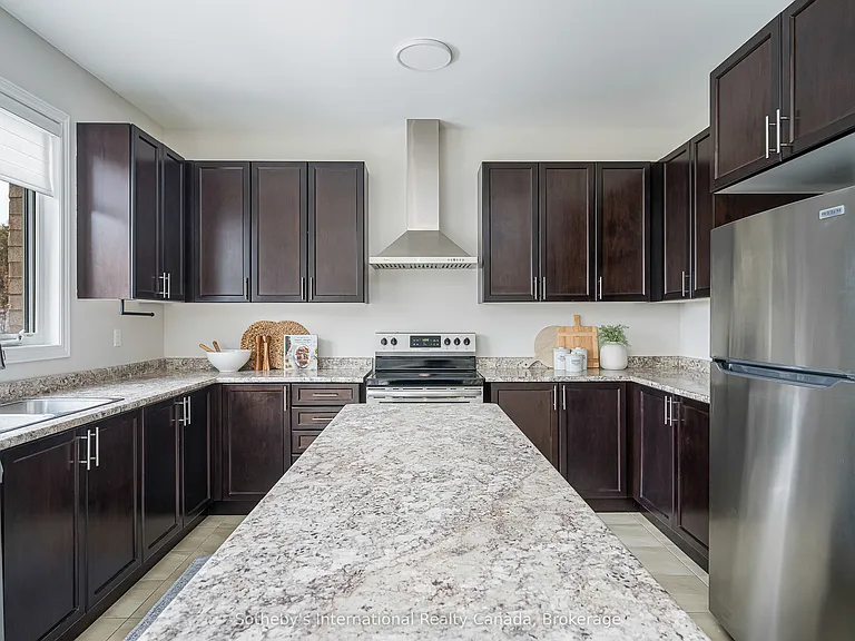 45 McLean Ave — Photo 10