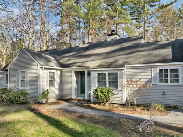 7 Acorn Circle #7, Kennebunk, ME 04043