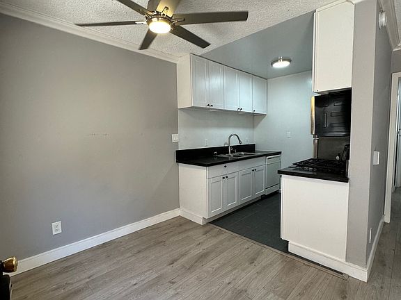 4th image of 2150 N Beachwood Dr APT 1